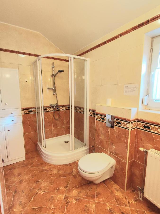 Árnyas Apartmanház Balatonlelle Esterno foto