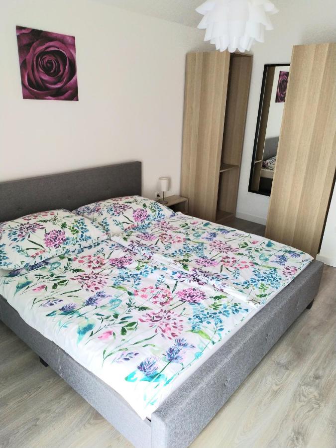 Árnyas Apartmanház Balatonlelle Esterno foto