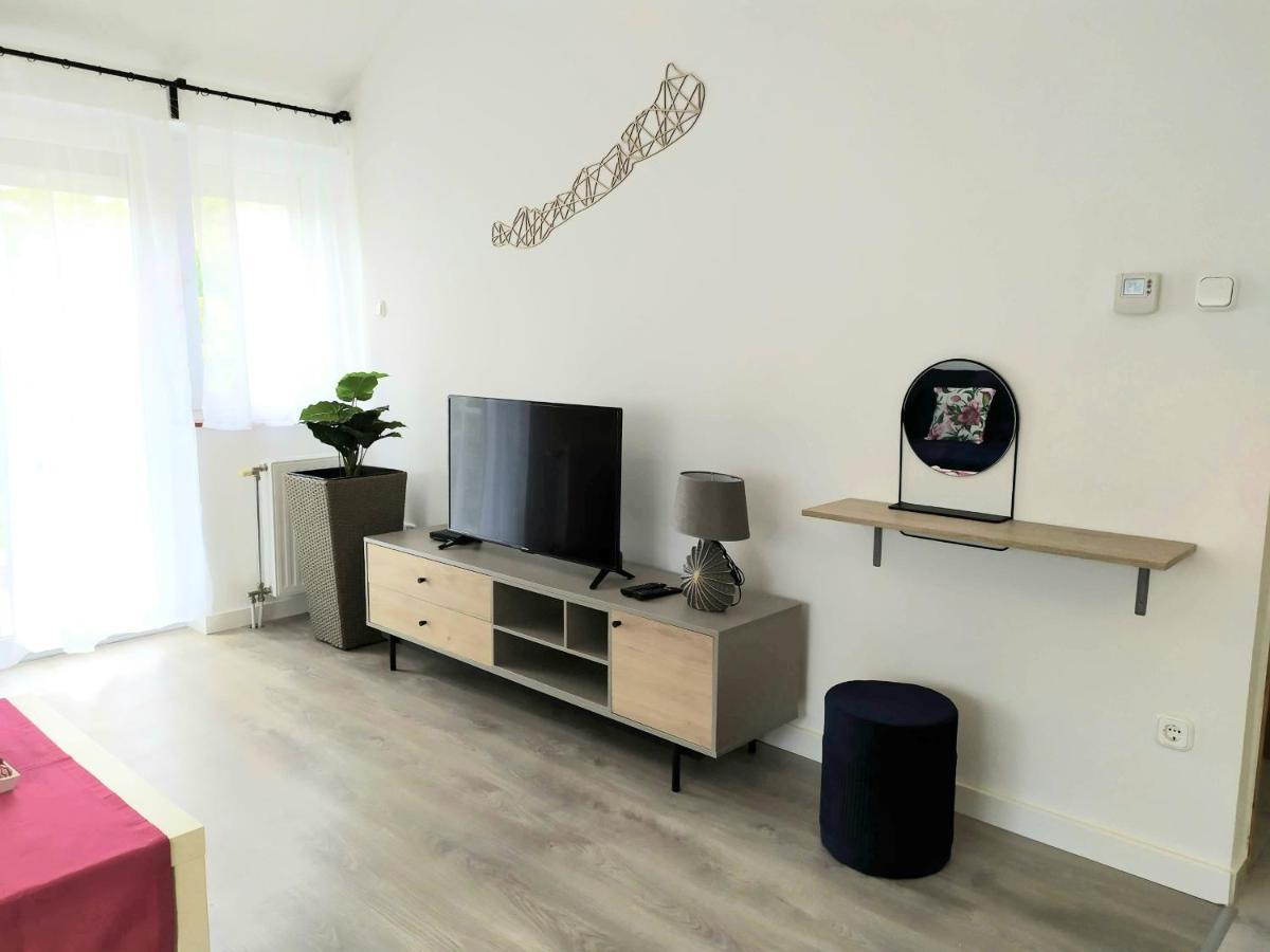 Árnyas Apartmanház Balatonlelle Esterno foto